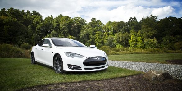 A Tesla model 3 különleges funkciói