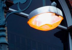A LED reflektor fogyasztása és fényereje